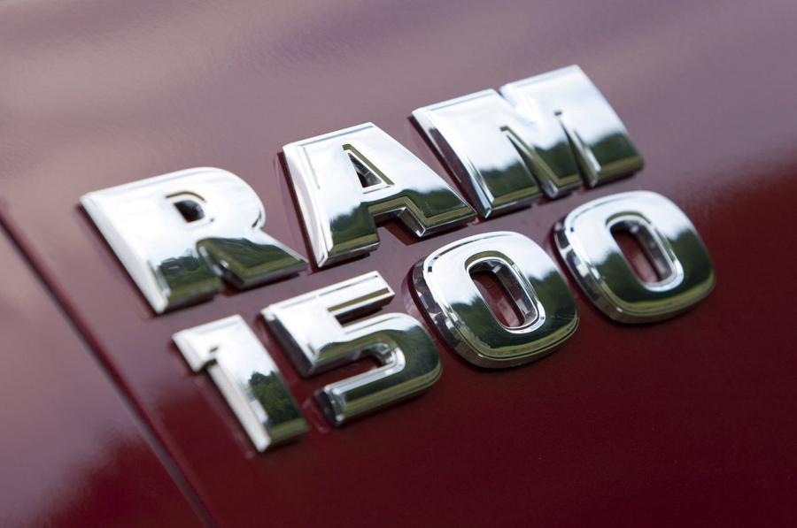  Dodge Ram 1500 Crew Cab SLT 4x4 2013 года  (фото 24 из 29)
